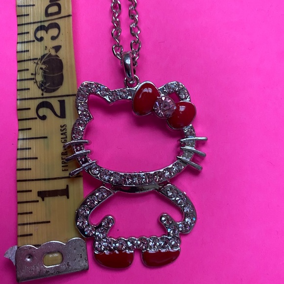 🌹 Hello Kitty Figure Rhinestones Necklace Chain🌹 - Picture 4 of 7